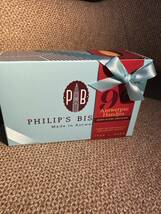 ベルギー購入★アントワープ★老舗フィリップスビスケッツ　90周年　手型チョコサブレ　300g ブルー缶_画像1