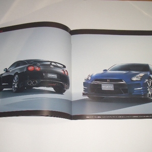 日産 NISSAN GT-R R35 2011年モデル 本カタログ 2010年10月 ☆美品の画像2