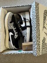 NIKE WMNS AIR JORDAN 1 RETRO LOW OG ナイキ　エアジョーダン 1 ロー ブラックセメント_画像4