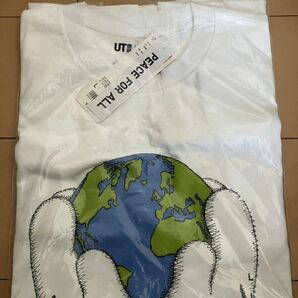 【送料無料】UNIQLO KAWS PEACE FOR ALL グラフィックTシャツ White ユニクロ カウズ コラボTシャツ 半袖Tシャツ UT ホワイト 白 の画像1