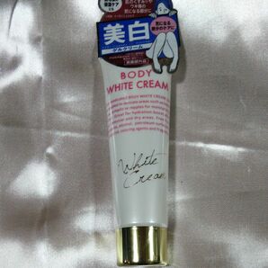 薬用BODYWHITECREAM