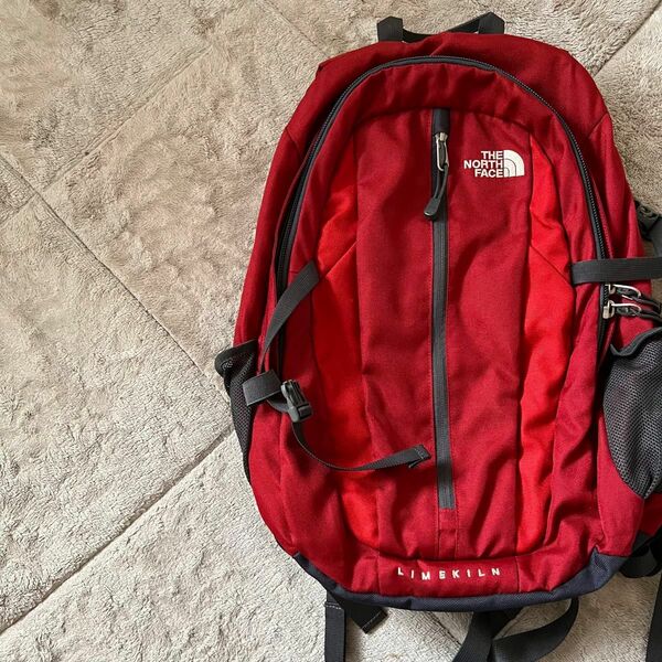 THE NORTH FACE ノースフェイス リュック バックパック 赤 レッド デイパック リュックサック