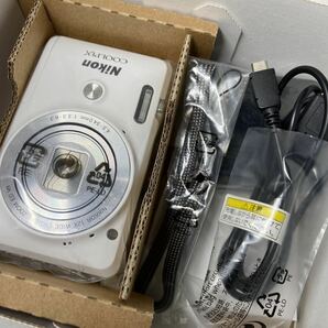 【動作確認済】完品 Nikon COOLPIX S6900 ニコン コンパクトデジタルカメラ ナチュラルホワイト バリアングル SD付 コンデジ デジカメ 箱有の画像2
