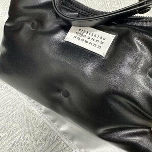 Maison Margiela スモール 男女兼用バッグ M11グラムスラムホーボーショルダーバッグ メゾンマルジェラの画像4