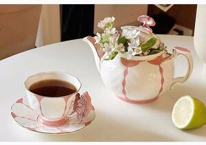 Aynsley エインズレイ　イギリス　洋食器　茶器　蝴蝶柄　蝶々　ティーポット　お祝い　プレゼント　ピンク
