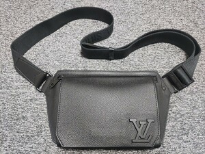 【美品】LOUIS VUITTON ルイヴィトン ボディバッグ ブラック ショルダーバッグ 　メンズorレディース