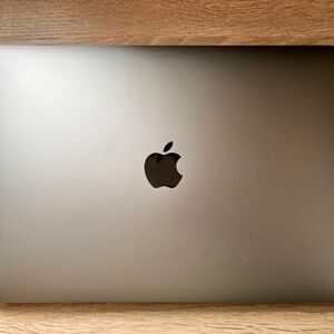 Apple MacBook Pro M1 13インチ、SSD256GB、メモリ16GB
