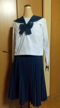 6ー11コスプレ衣裳に！浜松日体高等学校女子夏制服長袖、リボン、スカートの３点セット_画像1