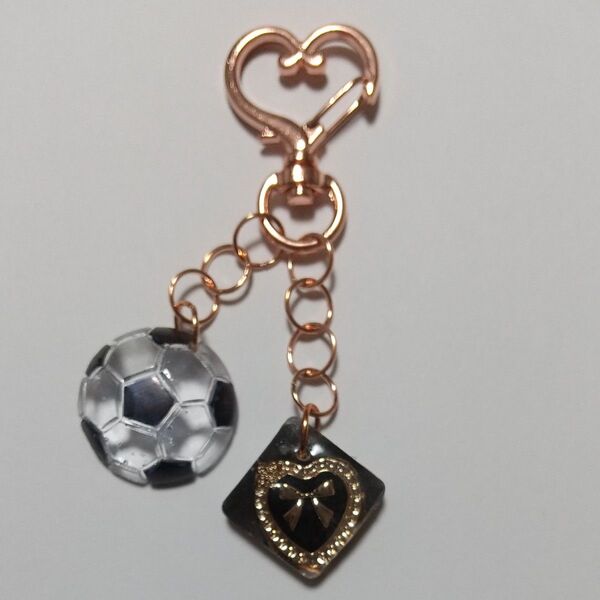 サッカーボール キーホルダー 同価格でオーダーも絶賛受付中です♪