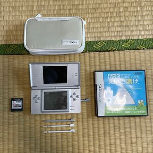 任天堂DS Lite シルバー本体、ソフト2本、予備タッチペン、本体ケース