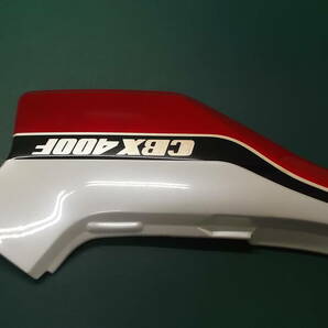 CBX400F NC07 純正 赤白 ノーマル 右 サイドカバー 当時物 中古品 即日発送可 の画像4