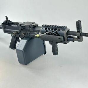 【春SALE】Classic Army製 ストーナー LMG 電動ガン フォアグリップ 2400連 大型ボックスマガジン☆検 M4 M4A1 AR15 M16 M63 Stonerの画像5