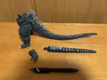 バンダイ モンスターアーツ ゴジラ 超ジャンク品 パーツ取り用 尻尾・顔面・下半身（S.h.フィギュアーツ ）_画像1