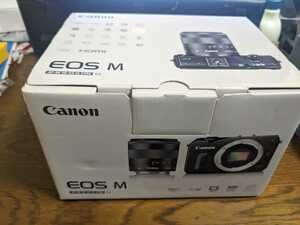 送料込即決！ Canon（キヤノン） EOS M EF-M 18-55 IS STM レンズキット シルバー 中古品わりと美品です。