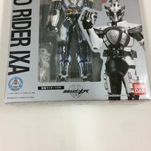 f300*80 【開封品】 BANDAI バンダイ S.H.Figuarts 仮面ライダーイクサ MASKED RIDER IXA 仮面ライダー キバ_画像3