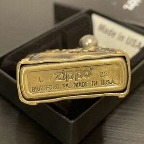 限定品 新品 ZIPPO コービー・ブライアント 24・8 ロサンゼルス・レイカーズ ジッポー オイルライター 重量感 真鍮製 ゴールド 未使用の画像7