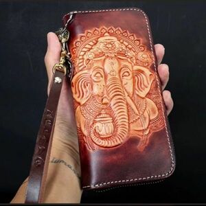 Art hand Auction [Ganesha] A masterpiece with a three-dimensional effect, handmade carved carving long wallet, genuine leather, round zipper, coin purse included, men's wallet, unused, wallet, Men's, Long wallet (with coin purse)