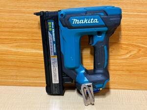 makita／ マキタ　充電式面木釘打　FN350D　35mm　日本製　動作未確認!