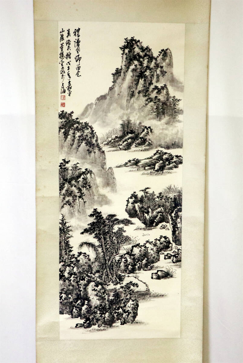 Dong Yangjin, Chinese calligrapher, disciple of Xie Chiliu, landscape painting, ink painting, stocked, hanging scroll, Chinese calligraphy and painting, handwritten guarantee, paper copy, paper size: height approx. 88cm x width approx. 34cm, artwork, painting, Ink painting