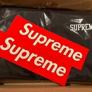 新品未使用 Sサイズ 22FW Supreme Greta Tee Black Small シュプリーム グレムリン Tシャツ ブラック ボックスロゴ ステッカー付の画像3