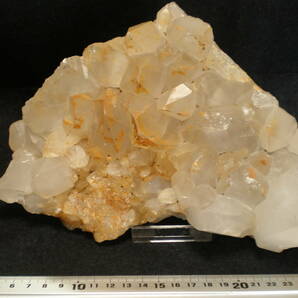 国産鉱物：水晶群晶 山梨県牧丘町乙女鉱山産 大型標本 約2.4kgの画像1