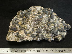 国産鉱物：閃亜鉛鉱　青森県西目屋村尾太鉱山産　約1.4kg