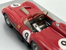 フェラーリ250テスタロッサ　Ferrari 250 Testa Rossa　プロモデラー製作 1点もの。塗装やデカール、細部まで良いコンディションです。_画像8