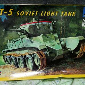 イタレリ・ズベズダ 1/35 ソ連BT-5快速戦車 エッチング・金属砲身付き 未組立 定形外可 同梱可の画像1