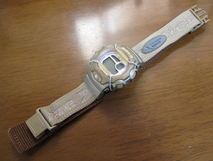 Baby-G BGX-141　金色 ゴールド系色/ストライプ柄ベルト カシオ腕時計 CASIO 　ジャンク