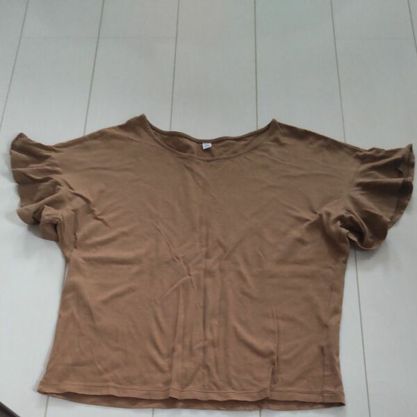 ユニクロ Tシャツ 袖フリル Sサイズ