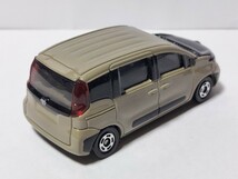 トミカ　No.16 トヨタ　シエンタ　カーボンデカール加工_画像3