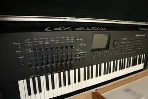 【美品、送料無料、純正ハードケース付】YAMAHA MOTIF XF7 76鍵 シンセサイザー キーボード