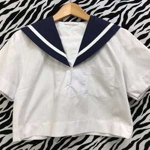 to_9260y ★定形外 配送★ 九州方面 中学 高校 夏服 半袖 指定セーラー服 サイズ L程度 女子制服の画像1