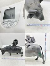 2点まとめ ★7.0Kg 材質違い 水牛少年 骨董 置物 美術品 牛 牛飼い 笛吹 子ども 童 古美術 オブジェ 金属工芸 笛吹童子 干支 牛飼い童子 _画像5