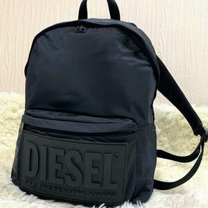 極美品●DIESEL【リュック/バックパック】X08086 P3895 デカロゴ エンボス ラバー A4サイズ〇 ビジネス メンズ レディース 黒 ディーゼル