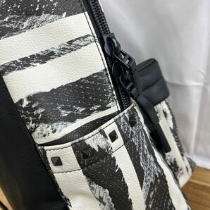 ②レアCalvin Klein カルバンクライン ジーンズ スタッズ パイソン柄 リュック バックパック 大容量 の画像4