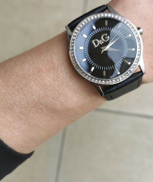 ドルガバ ベルト太っといレディース腕時計