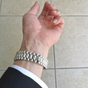 セイコーの電波ソーラー腕時計 ベルト社外品の画像4