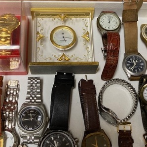 【まとめ売り】腕時計 ジャンク品 70点（OMEGA、RADO、WALTHAM、SEIKO、CITIZENその他 約4.3kg）の画像5