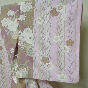 1円 良品 化繊 着物 小紋 洗える 和装 桃色 枝垂れ桜 菊 市松 鹿の子 花柄 お洒落 高級 単衣 身丈159cm 裄68cm【夢職】★★★の画像6