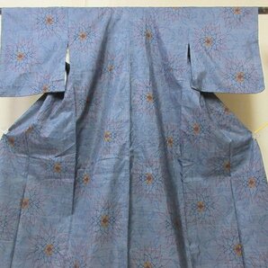 1円 良品 正絹 着物 本場泥大島紬 マルキ 和装 菊 デザインアート 高級 袷 身丈150cm 裄63cm ◆逸品◆【夢職】★★★★の画像4