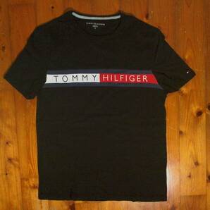 ☆トミーヒルフィガー 【TOMMY HILFIGER】ロゴ クルーネック半袖シャツ コットンＴシャツ M 黒 ブラック の画像1