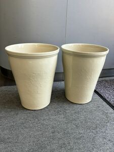 USED♪大型鉢　2個セット オシャレな 茶ベージュ　陶器鉢　植木鉢　胡蝶蘭が入っていた鉢　鉢カバー　穴あり　２個A