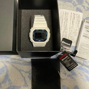 美品 G-SHOCK DW-B5600SF-7JF ホワイト 白 デジタル メンズ腕時計 Bluetooth