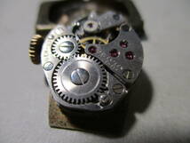 腕時計 ふる－い婦人用 Culture１７石　K18刻印　作動中　ジャンク　部品取に_画像6