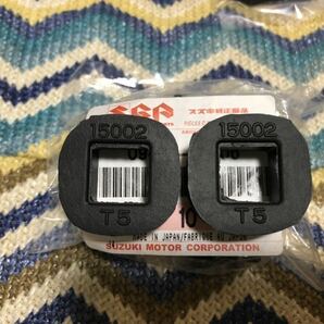 新品 スズキ純正クッション ウインカーステー 2個 GS400/GS400E/GS750/GS750Eの画像1