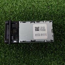 ★中古品★③トヨタ・ダイハツ純正 USB2.1Aコネクタ 85532-B1010　流用【他商品と同梱歓迎】_画像6