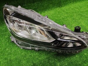 ★中古品★TOYOTA トヨタ アクア MXPK10 純正 LEDヘッドライト 右 運転席側 KOITO 52-335【他商品と同梱歓迎】