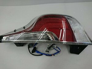 ★中古品★TOYOTA トヨタ アクア DAA-NHP10 右テールランプ 52-297【他商品と同梱歓迎】