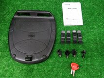 ★中古品★ GIVI ジビ モノコック バイク用 パニアケース リアケース 容量30L E300N2【他商品と同梱歓迎】_画像6